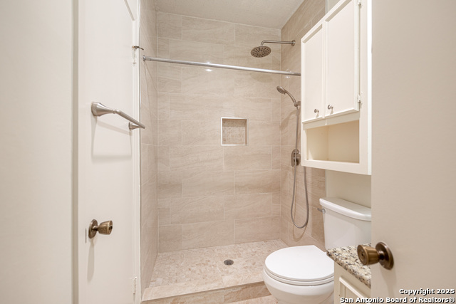 Image 19 of 30 For 14406 Brook Hollow