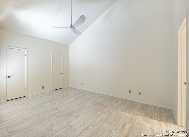 Image 21 of 30 For 14406 Brook Hollow