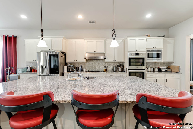 Listing photo id 11 for 24139 Vecchio