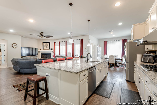 Listing photo id 12 for 24139 Vecchio