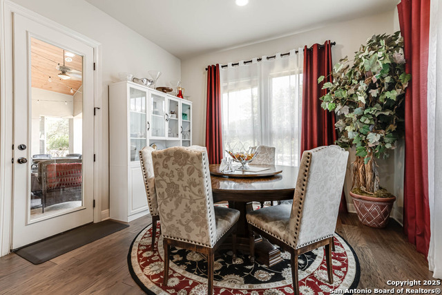Listing photo id 14 for 24139 Vecchio