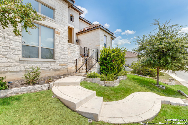 Listing photo id 1 for 24139 Vecchio