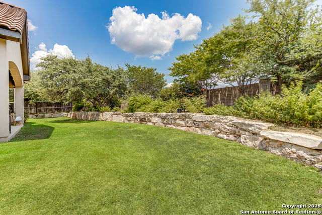 Listing photo id 30 for 24139 Vecchio