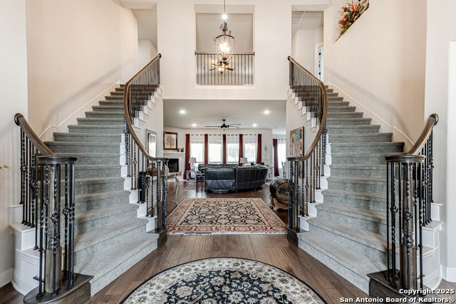 Listing photo id 3 for 24139 Vecchio