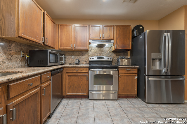 Image 11 of 37 For 4215 Lakebend West