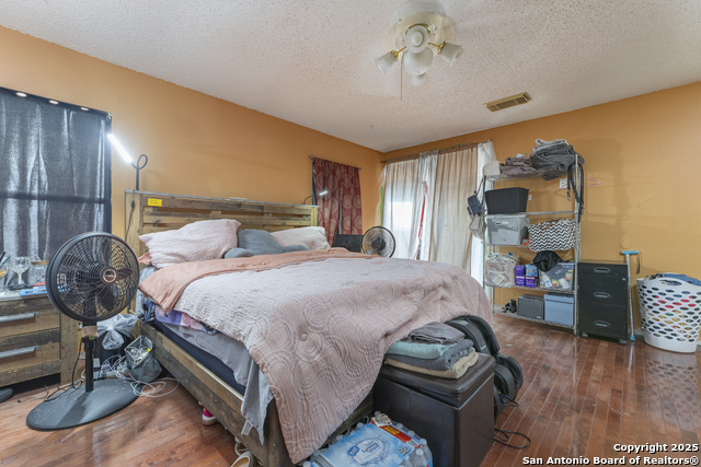 Image 15 of 37 For 4215 Lakebend West