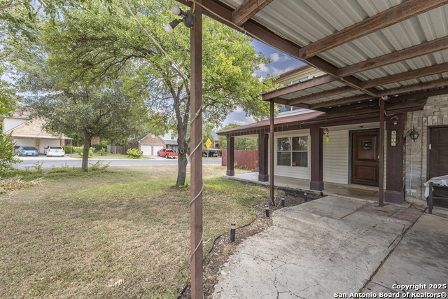 Image 29 of 37 For 4215 Lakebend West