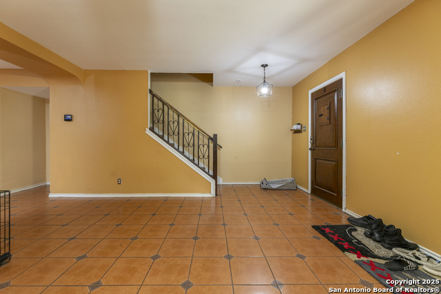 Image 4 of 37 For 4215 Lakebend West