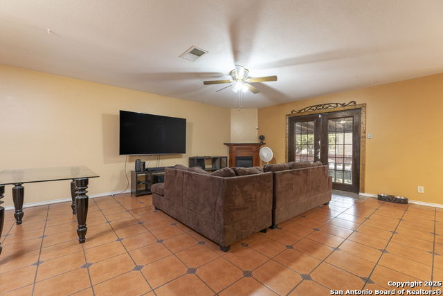 Image 8 of 37 For 4215 Lakebend West