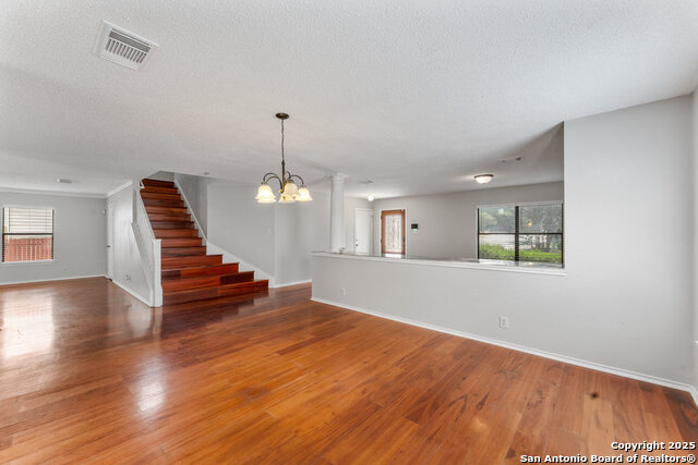 Image 8 of 38 For 3935 Knollcross