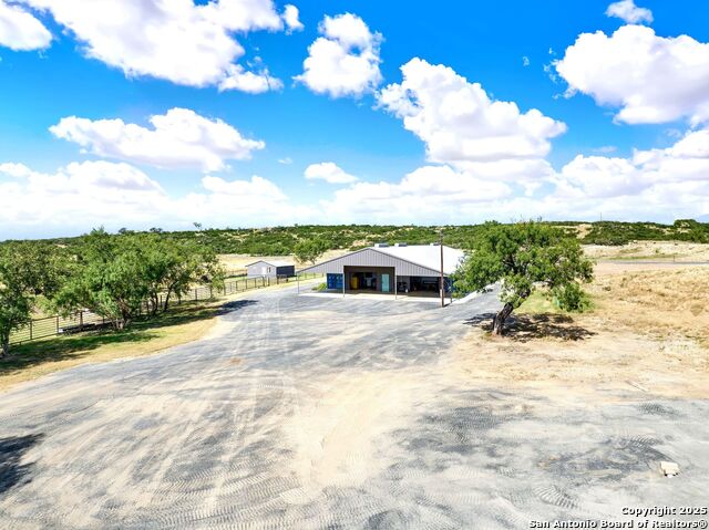 Listing photo id 9 for 722 County Road 424