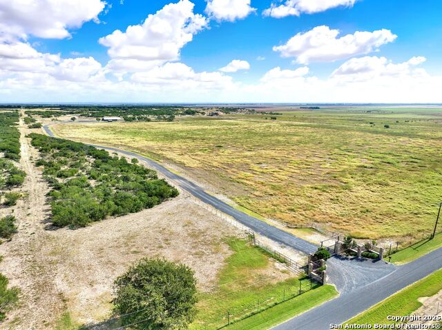 Listing photo id 10 for 722 County Road 424