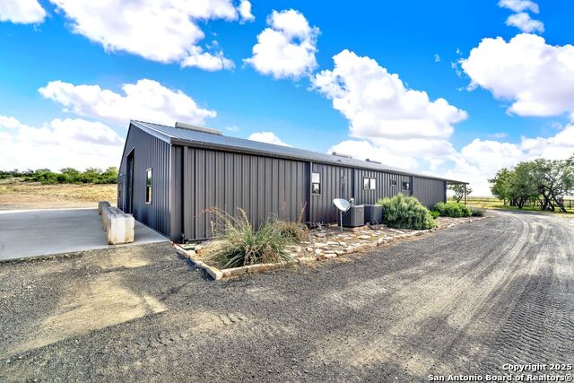 Listing photo id 17 for 722 County Road 424
