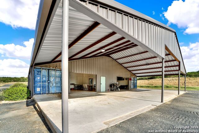 Listing photo id 19 for 722 County Road 424