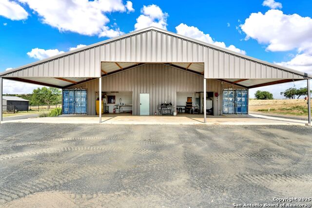 Listing photo id 20 for 722 County Road 424