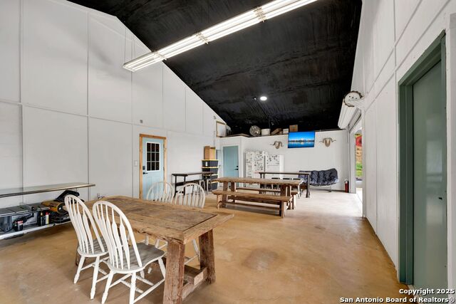 Listing photo id 24 for 722 County Road 424