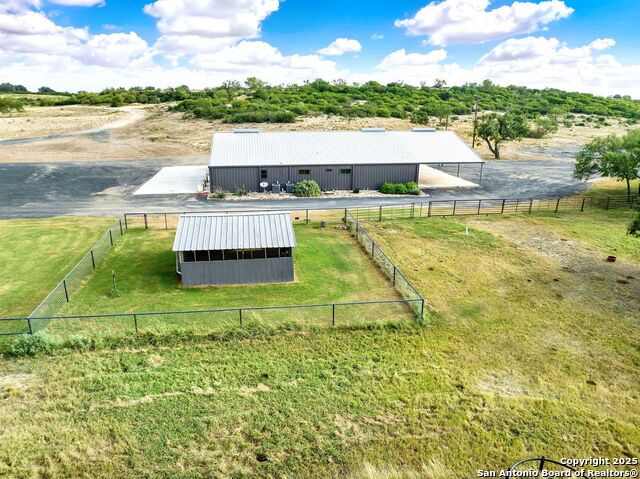 Listing photo id 1 for 722 County Road 424
