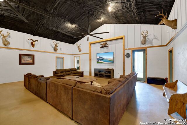 Listing photo id 29 for 722 County Road 424