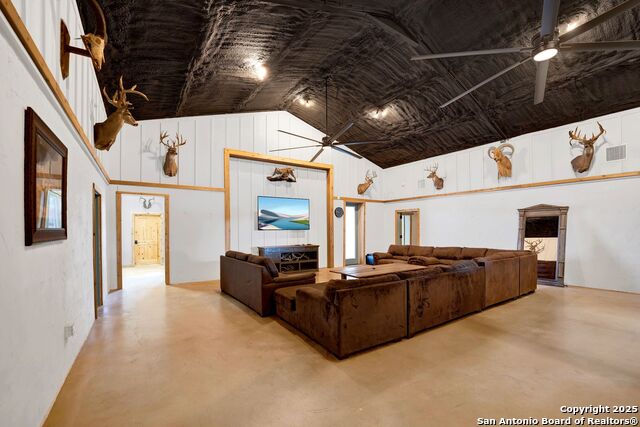 Listing photo id 30 for 722 County Road 424