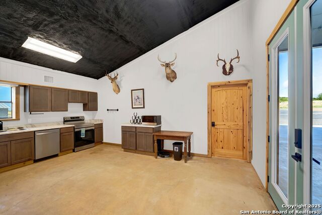 Listing photo id 32 for 722 County Road 424