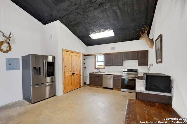 Listing photo id 33 for 722 County Road 424