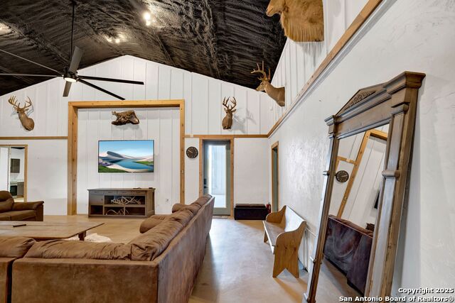 Listing photo id 38 for 722 County Road 424
