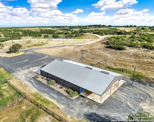 Listing photo id 3 for 722 County Road 424
