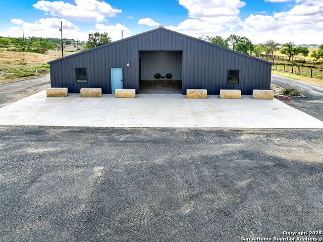 Listing photo id 6 for 722 County Road 424