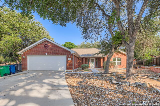 Listing photo id 0 for 8514 Oak Cross