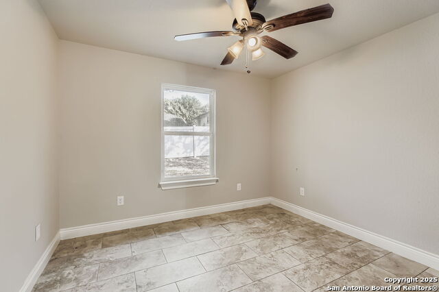 Listing photo id 18 for 8514 Oak Cross