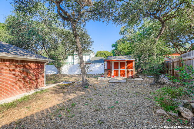 Listing photo id 23 for 8514 Oak Cross