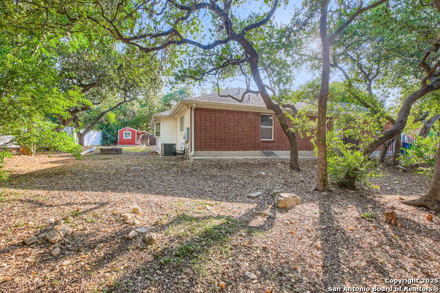 Listing photo id 25 for 8514 Oak Cross
