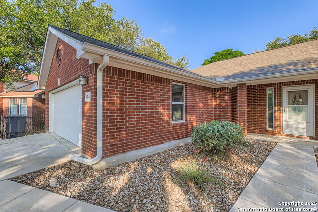Listing photo id 2 for 8514 Oak Cross