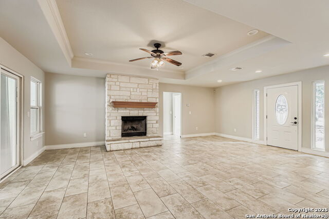 Listing photo id 4 for 8514 Oak Cross