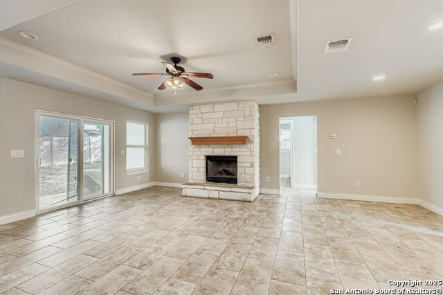 Listing photo id 5 for 8514 Oak Cross