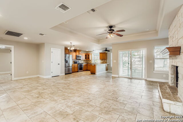 Listing photo id 6 for 8514 Oak Cross