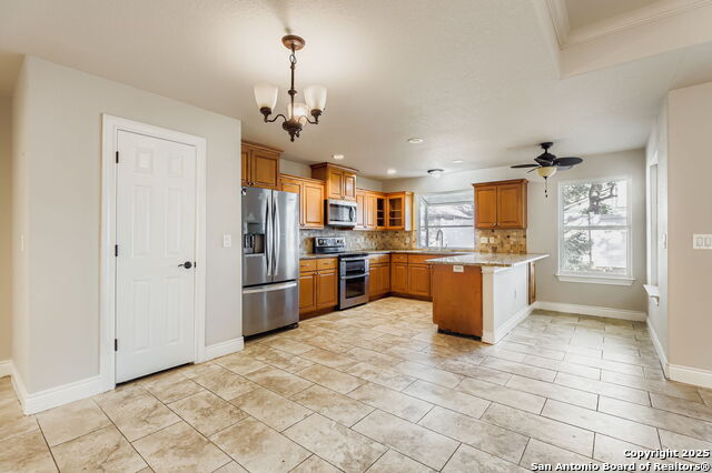 Listing photo id 7 for 8514 Oak Cross