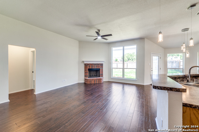 Listing photo id 11 for 9663 Emerald Place
