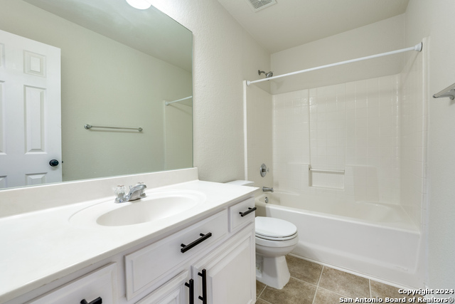 Listing photo id 18 for 9663 Emerald Place