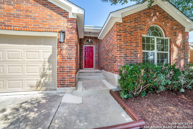 Listing photo id 1 for 9663 Emerald Place
