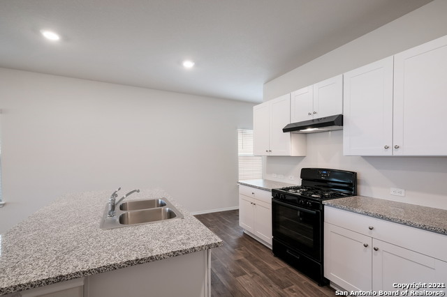Listing photo id 2 for 6015 Bowie Mountain