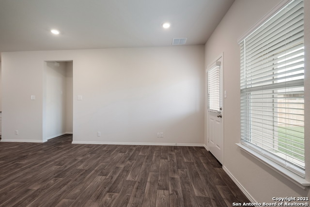 Listing photo id 7 for 6015 Bowie Mountain