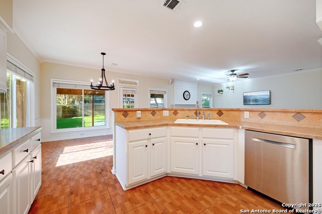 Listing photo id 12 for 1165 Mesa Blanca