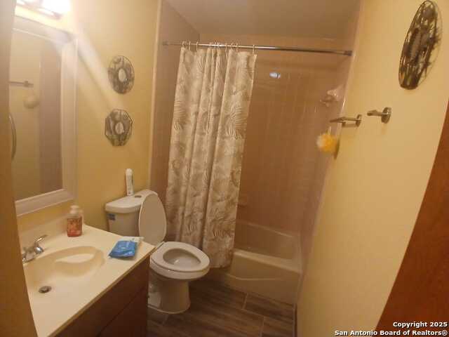 Listing photo id 9 for 1816 Polk Street