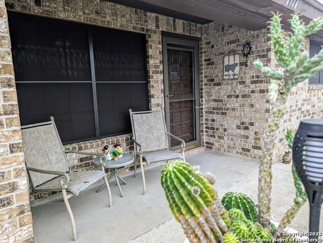 Listing photo id 16 for 1816 Polk Street