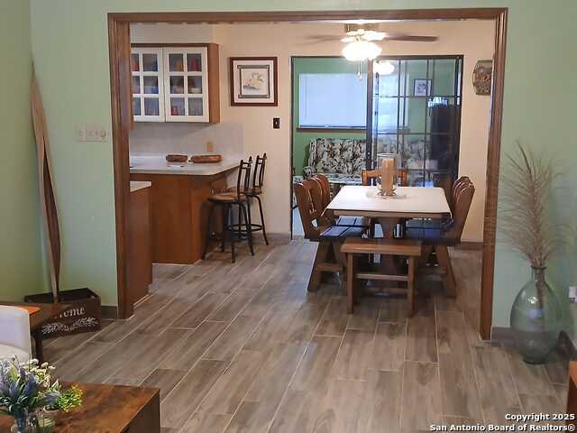 Listing photo id 3 for 1816 Polk Street