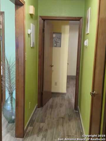 Listing photo id 7 for 1816 Polk Street