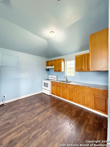 Listing photo id 9 for 1045 County Road 665