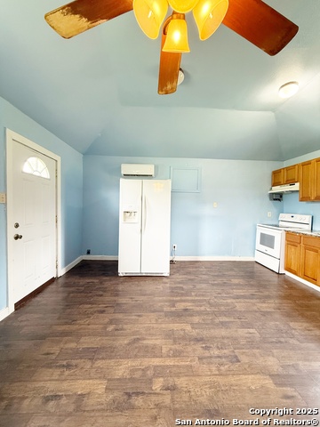 Listing photo id 10 for 1045 County Road 665