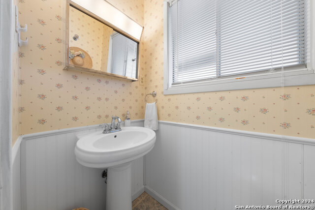 Image 21 of 26 For 11780 Loop 1604